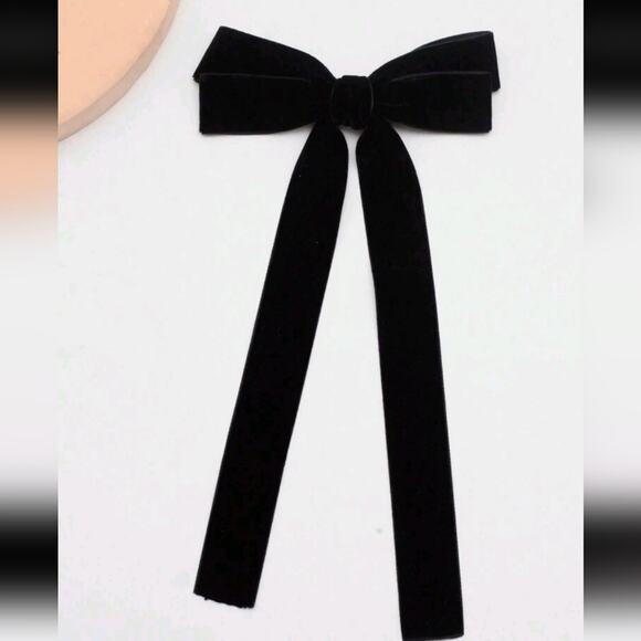 Elegant Black Velvet Bow Hair Accessory - Picture 1 of 1